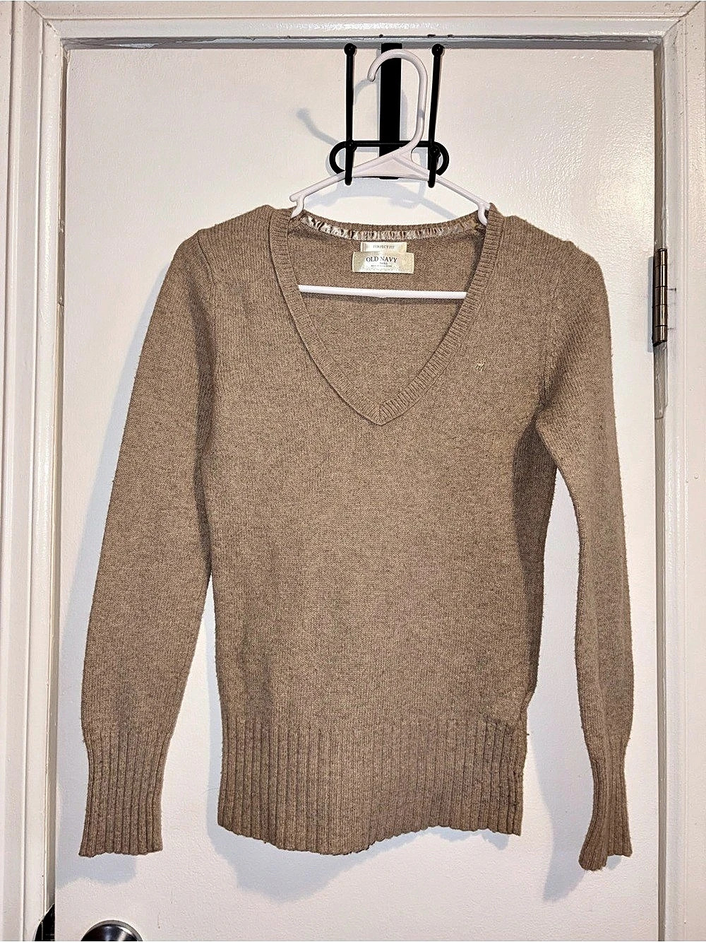 Old Navy Perfect Fit V-Neck Sweater Brown Small